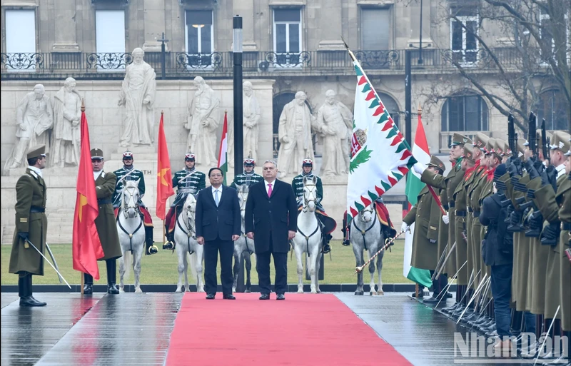 Hungary dành cho Thủ tướng Phạm Minh Chính và Phu nhân cùng Đoàn đại biểu cấp cao Việt Nam sự đón tiếp hết sức trọng thị, thân tình, thắm tình hữu nghị.