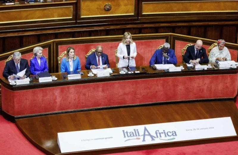 Thủ tướng Giorgia Meloni phát biểu tại Hội nghị thượng đỉnh Italy-châu Phi ở Rome ngày 29/1. (Nguồn: AP/TTXVN)