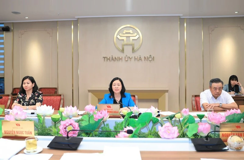 Bí thư Thành ủy Hà Nội Bùi Thị Minh Hoài chủ trì họp Ban Thường vụ Thành ủy Hà Nội chỉ đạo công tác phòng chống lụt bão trên địa bàn thành phố.