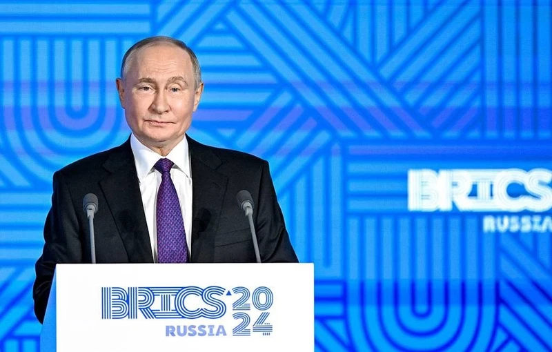 Tổng thống Nga Vladimir Putin trong cuộc họp báo trước lễ khai mạc hội nghị cấp cao BRICS.