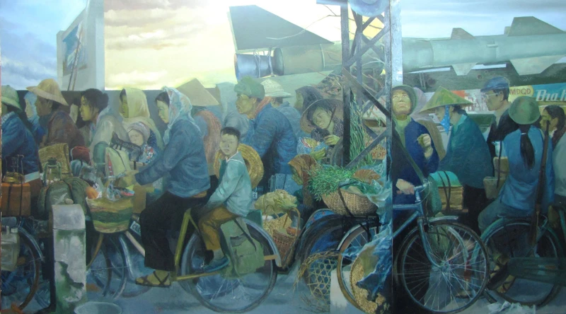 Bức tranh sơn dầu “Hà Nội 1972”, 160x290cm, của họa sĩ Nguyễn Trung Tín được chọn trưng bày tại Triển lãm Mở cửa, giới thiệu tác giả-tác phẩm tiêu biểu của Mỹ thuật Việt Nam thời kỳ Đổi mới, do Bộ Văn hóa, Thể thao và Du lịch tổ chức năm 2016.