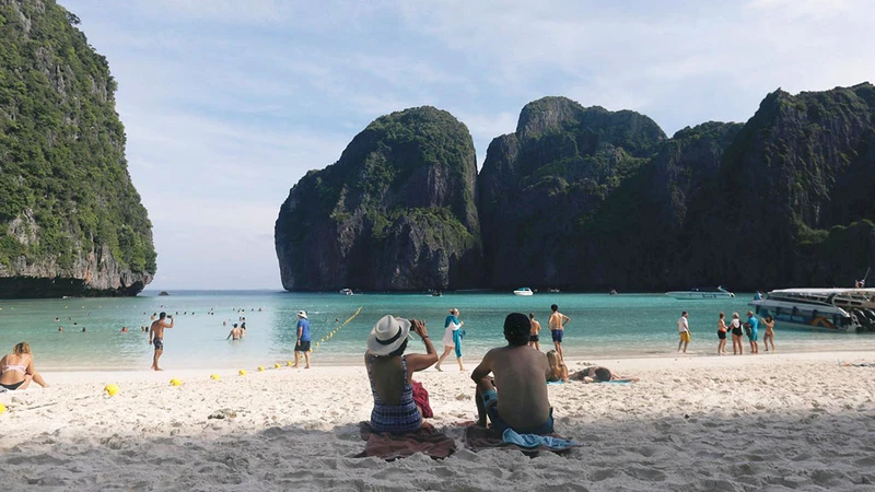 Bộ phim “The Beach” đã giúp vịnh Maya ở tỉnh Krabi nổi tiếng trên toàn thế giới. (Ảnh: Reuters)