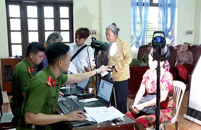 Cán bộ, chiến sĩ Công an tỉnh Thái Bình cấp căn cước công dân trong cả dịp nghỉ lễ vừa qua.