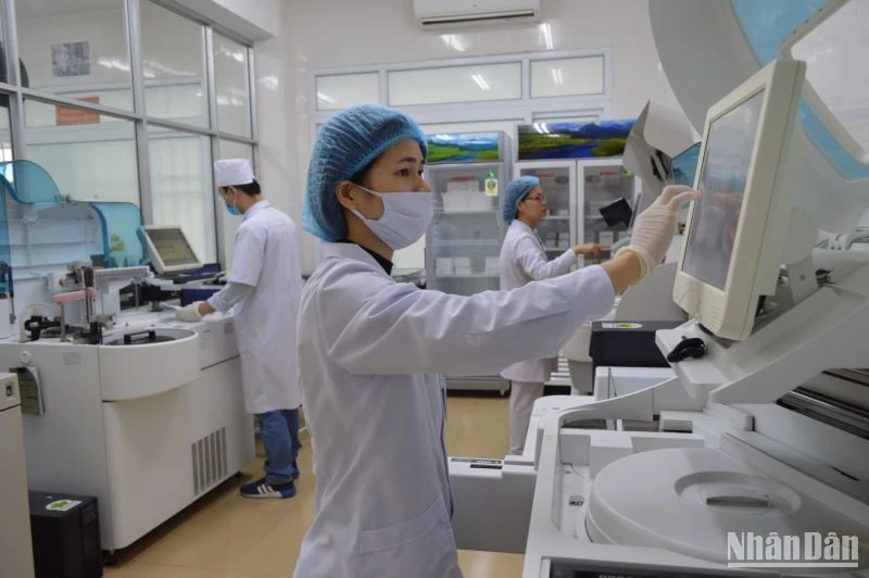 Phòng xét nghiệm thuộc khoa Xét nghiệm-Chẩn đoán hình ảnh-Thăm dò chức năng CDC Thái Bình được Bộ Khoa học và Công nghệ công nhận đạt ISO 15189:2012 ngày 22/2.