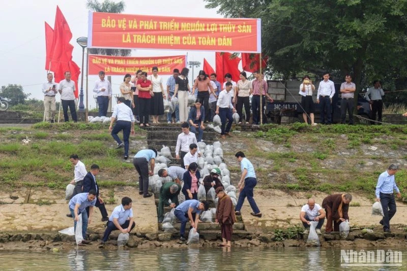 Hằng năm, Sở Nông nghiệp và Phát triển nông thôn tỉnh Thái Bình phối hợp Hội Phật giáo tỉnh tổ chức Tháng hành động bảo vệ, tái tạo nguồn lợi thủy sản trong toàn tỉnh.
