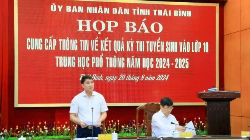 Quang cảnh họp báo.