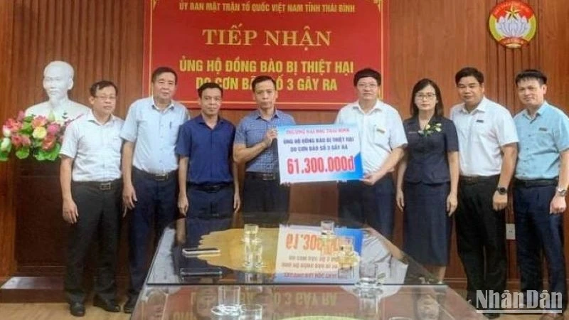 Trường Đại học Thái Bình ủng hộ đồng bào bị thiên tai do bão số 3 gây ra số tiền 61,3 triệu đồng.