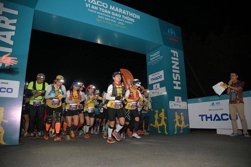 Vận động viên tham gia chạy ở cự ly 70km xuất phát lúc 3 giờ sáng ngày 14/4.