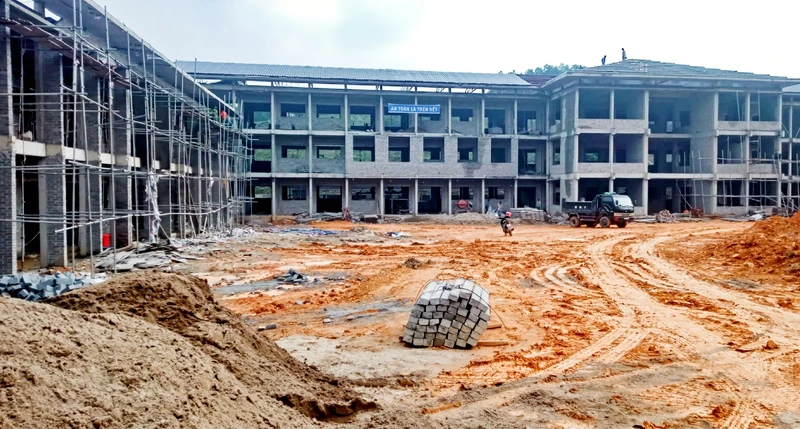 Trường Trung học phổ thông Tức Tranh đang được khẩn trương xây dựng để đưa vào sử dụng từ năm học 2023-2024.