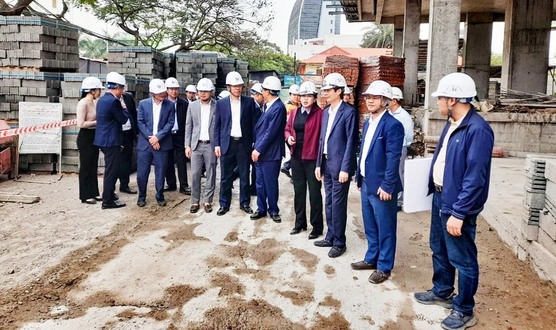 Lãnh đạo tỉnh Thái Nguyên kiểm tra tiến độ xây dựng Tổ hợp nhà ở-Khách sạn-Trung tâm thương mại Thái Nguyên.