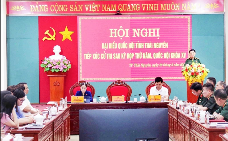 Đại tướng Phan Văn Giang phát biểu ý kiến với cử tri thành phố Thái Nguyên.