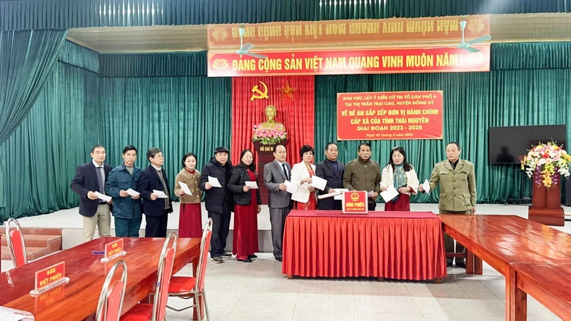 Cử tri thị trấn Trại Cau, huyện Đồng Hỷ (Thái Nguyên) đồng thuận rất cao với Đề án sáp nhập xã Tân Lợi vào thị trấn Trại Cau.