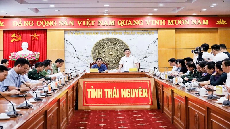 Phó Thủ tướng làm việc với lãnh đạo chủ chốt, sở, ngành tỉnh Thái Nguyên.