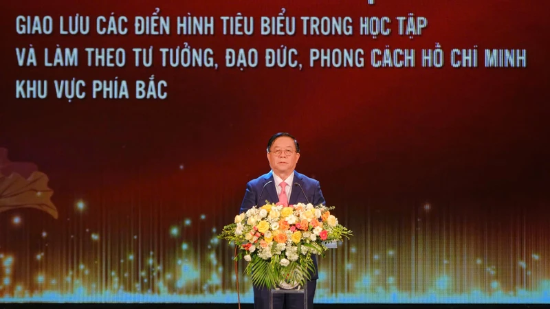 Đồng chí Nguyễn Trọng Nghĩa, Ủy viên Bộ Chính trị, Bí thư Trung ương Đảng, Trưởng Ban Tuyên giáo Trung ương ghi nhận, biểu dương 33 điển hình, mô hình làm tiêu biểu học tập, làm theo Bác Hồ khu vực phía bắc.