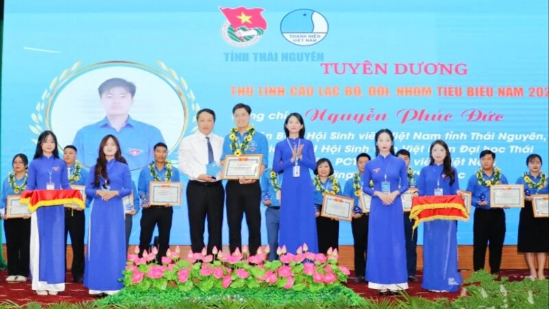 Đại hội Hội Liên hiệp thanh niên tỉnh Thái Nguyên lần thứ VII tuyên dương thủ lĩnh các câu lạc bộ, đội, nhóm tiêu biểu. 