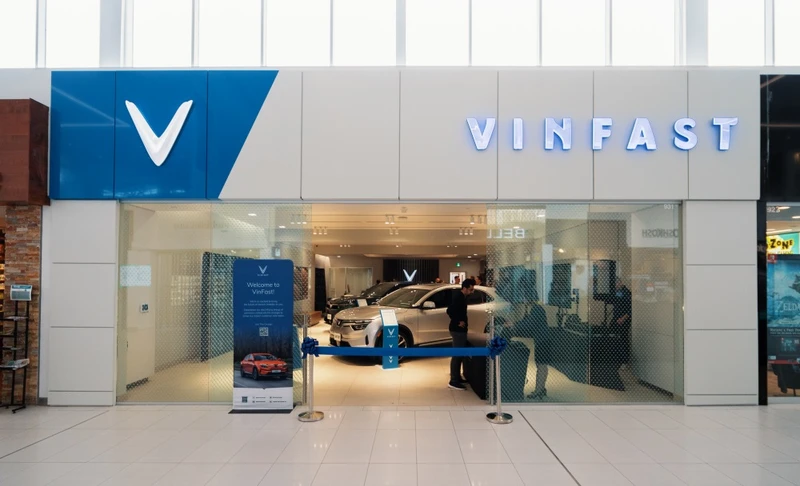 VinFast khai trương cửa hàng đầu tiên tại Vancouver và là cửa hàng thứ tám tại Canada.