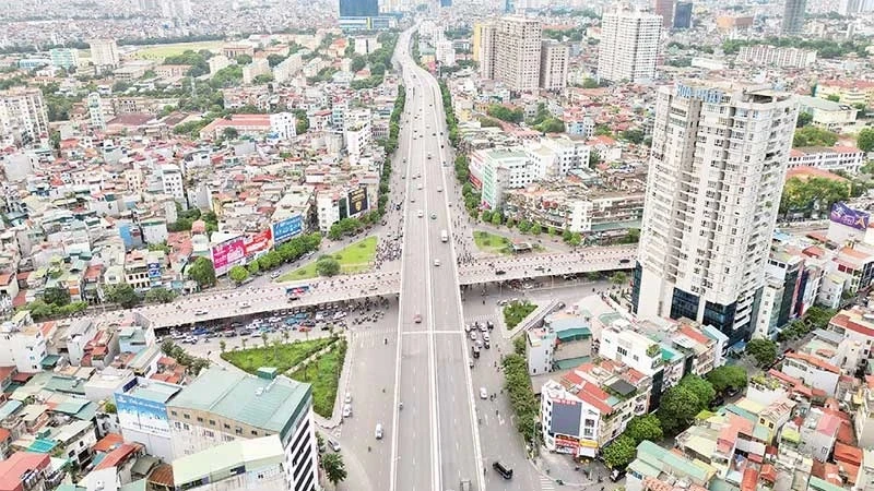 Diện mạo đô thị và hạ tầng giao thông Thủ đô ngày càng khang trang, hiện đại. (Ảnh DUY LINH)