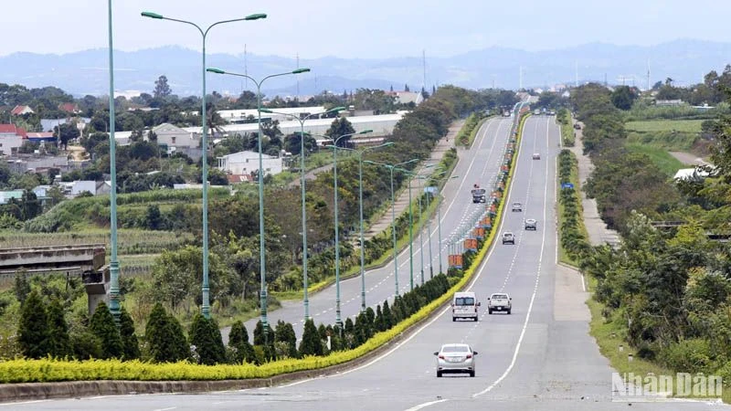 Cả vùng Tây Nguyên mới chỉ có 19km cao tốc Liên Khương-Prenn trên địa bàn tỉnh Lâm Đồng.