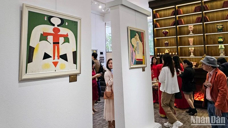 Không gian triển lãm "Nguồn cội" tại Mimosa Gallery, thành phố Đà Lạt, Lâm Đồng.