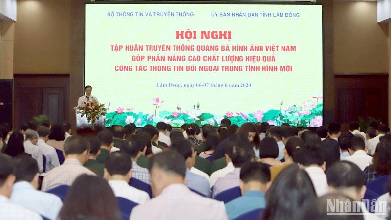 Quang cảnh hội nghị.