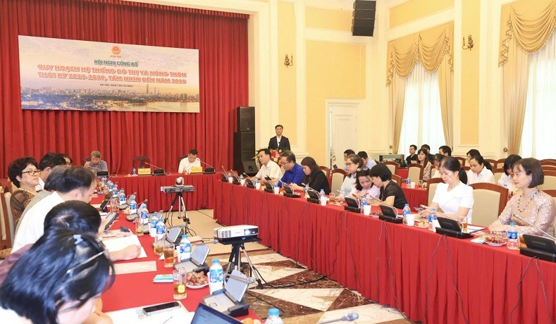 NDO - Ngày 3/10, tại Hà Nội, Bộ Xây dựng lần đầu tiên tổ chức Hội nghị công bố Quy hoạch hệ thống đô thị và nông thôn thời kỳ 2021-2030, tầm nhìn đến năm 2050 và cung cấp thông tin, dữ liệu quy hoạch hệ thống đô thị và nông thôn theo thẩm quyền và quy định.