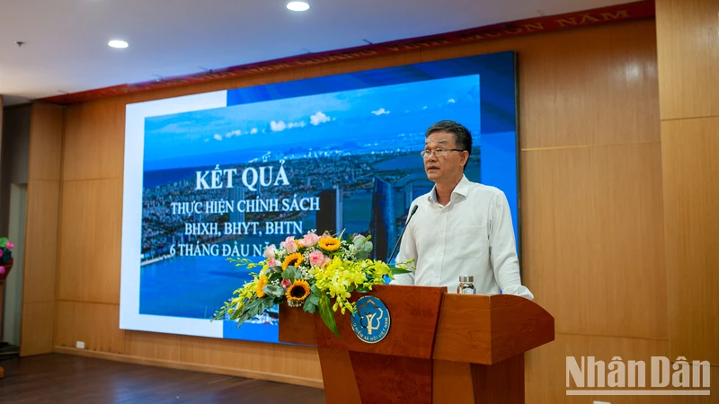 Phó Giám đốc Bảo hiểm xã hội thành phố Đà Nẵng phát biểu.