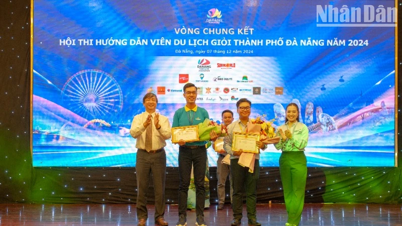 Hai thí sinh đạt giải nhất cuộc thi.