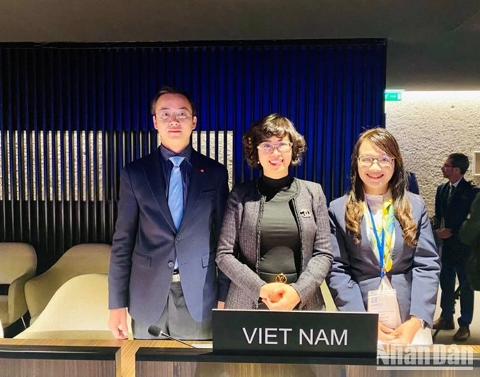 Đoàn Việt Nam tại Kỳ họp COP9.