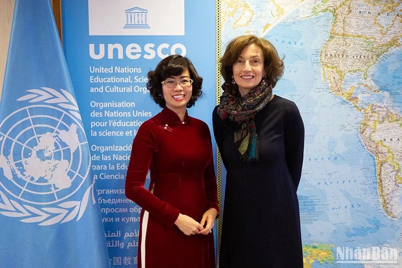 Tổng Giám đốc UNESCO Audrey Azoulay đánh giá cao những đóng góp tích cực của Đại sứ Lê Thị Hồng Vân trong nhiệm kỳ công tác tại Pháp. 