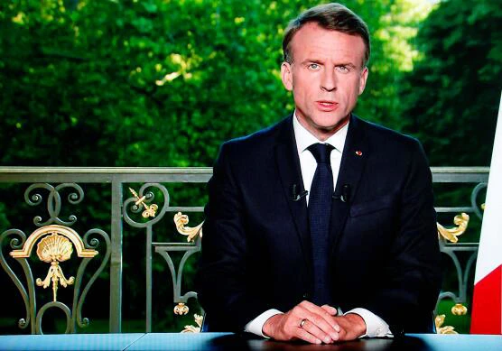 Tối 9/6, Tổng thống Emmanuel Macron thông báo trên truyền hình về quyết định giải tán Quốc hội để bầu lại ngay sau khi có tin đảng cựu hữu RN dẫn đầu cuộc bầu cử Nghị viện châu Âu. 