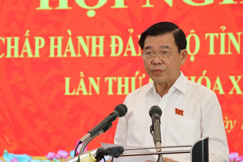 Đồng chí Nguyễn Hồng Lĩnh phát biểu tại hội nghị.