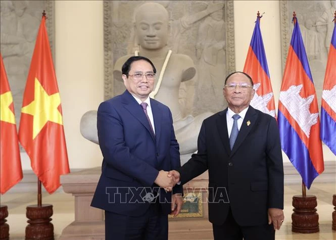 Thủ tướng Phạm Minh Chính hội kiến Chủ tịch Quốc hội Campuchia Samdech Heng Samrin. (Ảnh: TTXVN) 
