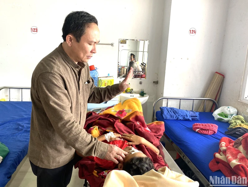 Các cháu nhỏ bị thương trong vụ nổ còn lại đang được điều trị tại Bệnh viện đa khoa vùng Tây Nguyên. 