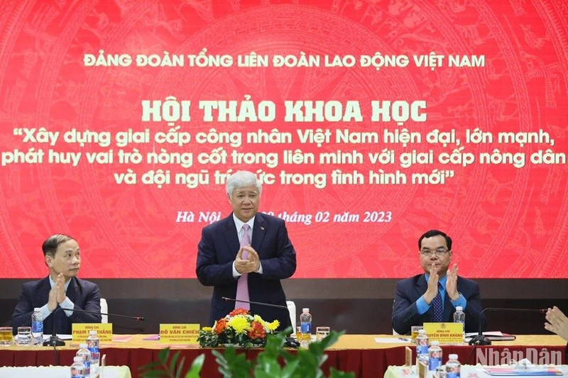 Chủ tịch Ủy ban Mặt trận Tổ Quốc Việt Nam Đỗ Văn Chiến phát biểu tại Hội nghị.