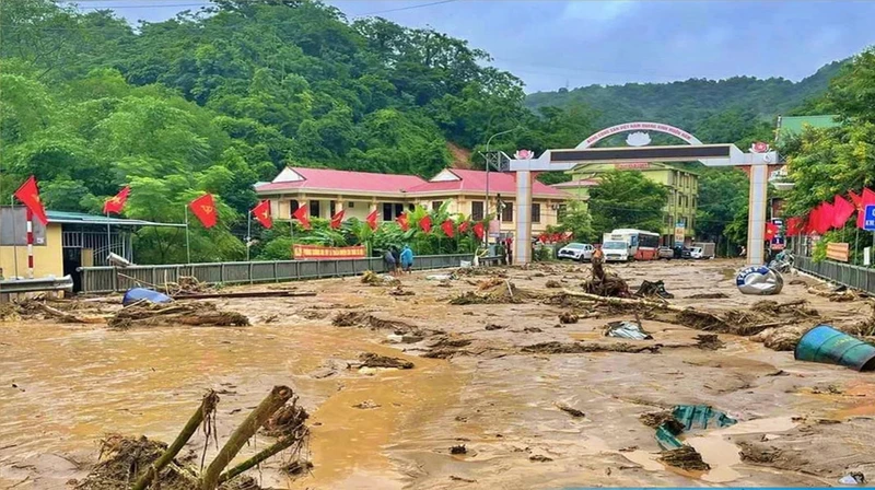 Hoàn lưu của cơn bão số 4 (bão Noru) gây mưa lớn, dẫn đến ngập lụt gây thiệt hại nặng nề tại huyện Kỳ Sơn, tỉnh Nghệ An. (Ảnh: Ban Chỉ đạo quốc gia về phòng, chống thiên tai)
