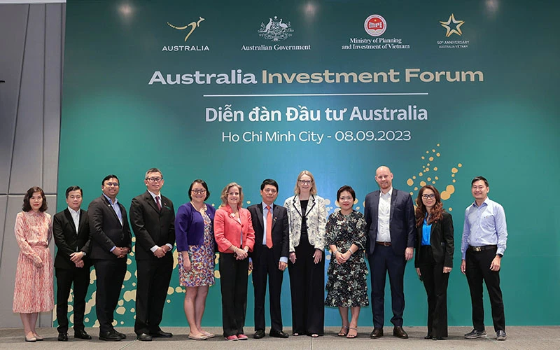 Các đại biểu Chính phủ Việt Nam-Australia và diễn giả tại Diễn đàn Đầu tư Australia 2023. (Ảnh: Đại sứ quán Australia tại Việt Nam)