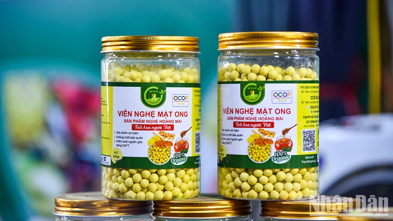 Viên tinh nghệ mật ong Hoàng Mai, 1 sản phẩm OCOP 3 sao của tỉnh Nghệ An. (Ảnh: Nhật Quang)