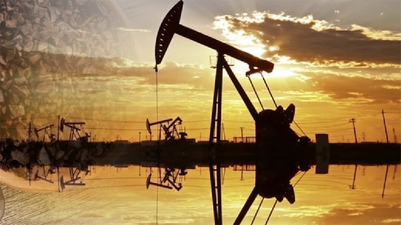 Giá dầu đứt chuỗi tăng nóng 4 tháng khi áp lực thiếu hụt nguồn cung giảm
