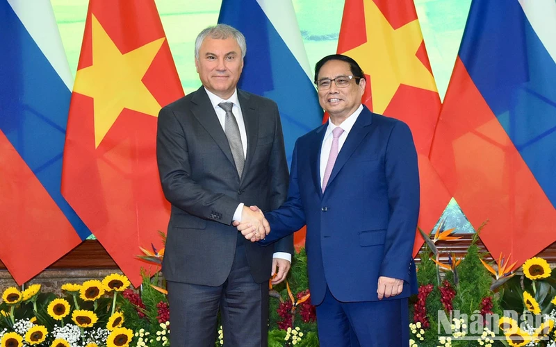 Thủ tướng Phạm Minh Chính và Chủ tịch Duma Quốc gia Quốc hội Liên bang Nga Vyacheslav Volodin.