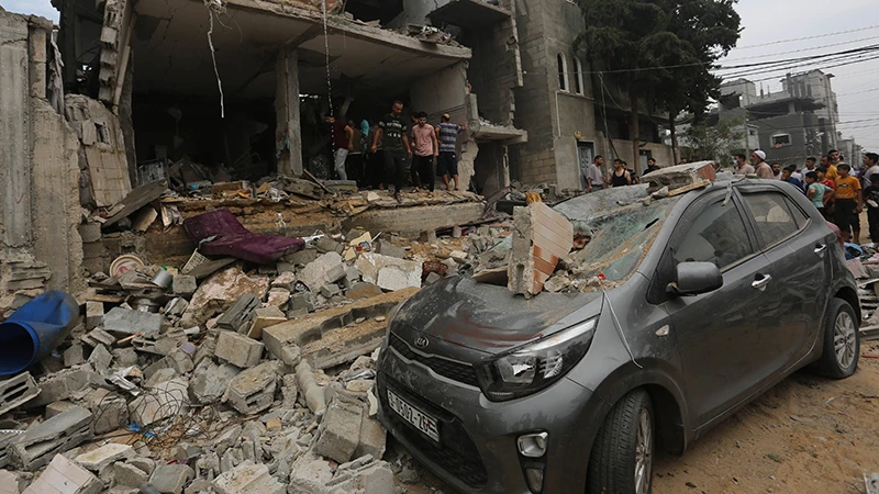 Các tòa nhà bị phá hủy sau cuộc không kích Israel xuống Rafah, Dải Gaza, ngày 29/10. (Ảnh: THX/TTXVN)