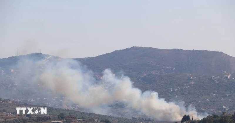 Khói bốc lên sau cuộc tấn công của Israel xuống Kafr Kila, Lebanon, ngày 29/7/2024. (Ảnh: THX/TTXVN)