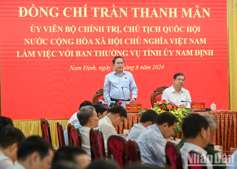 Chủ tịch Quốc hội Trần Thanh Mẫn phát biểu chỉ đạo tại buổi làm việc.