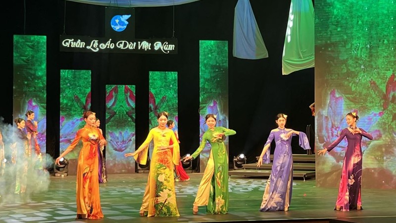 Hội Liên hiệp Phụ nữ Việt Nam phát động “Tuần lễ áo dài” năm 2024