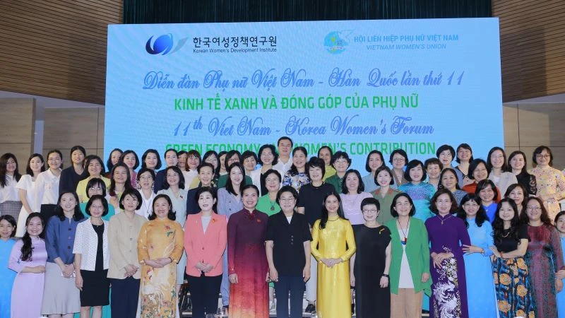 Các đại biểu tham dự Diễn đàn. 