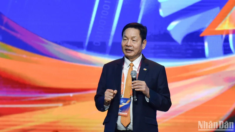 Chủ tịch Tập đoàn FPT Trương Gia Bình phát biểu tại FPT Techday 2023. (Ảnh: NHẬT QUANG)