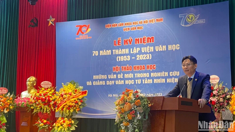 Phó Giáo sư, Tiến sĩ Nguyễn Đức Minh, Phó Chủ tịch Viện Hàn lâm khoa học xã hội phát biểu tại sự kiện.