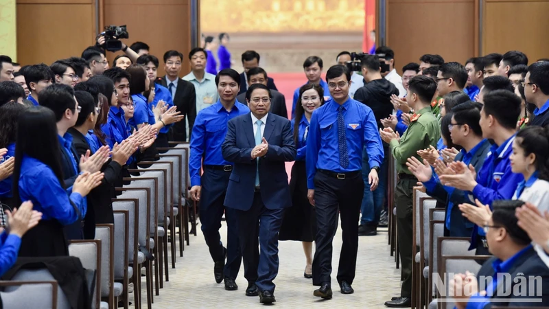 Thủ tướng Phạm Minh Chính đến dự và đối thoại với thanh niên.
