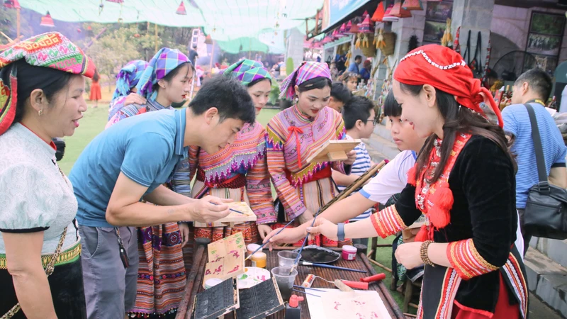 Nhiều hoạt động sôi nổi sẽ diễn ra tại phiên chợ vùng cao, Làng Văn hóa - Du lịch các dân tộc Việt Nam vào ngày 30/4-1/5 sắp tới.