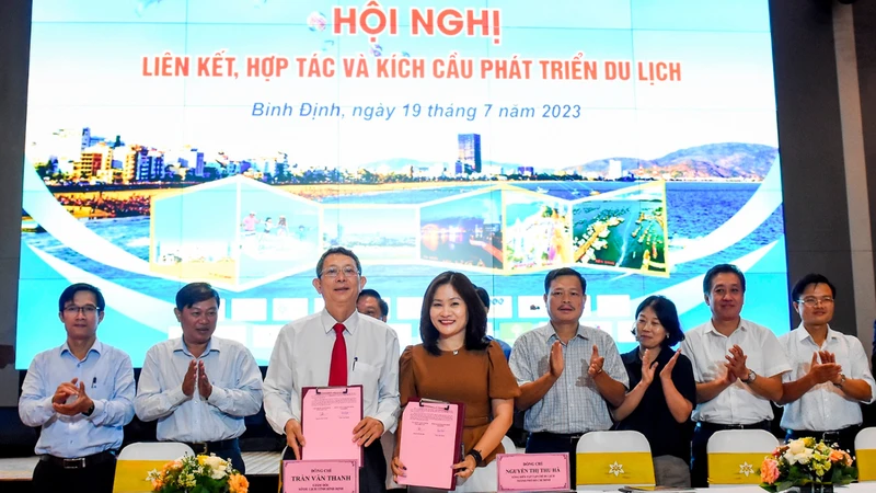 Tạp chí Du lịch Thành phố Hồ Chí Minh đã ký kết hợp tác toàn diện và quảng bá văn hóa, du lịch với nhiều địa phương trong thời gian qua.