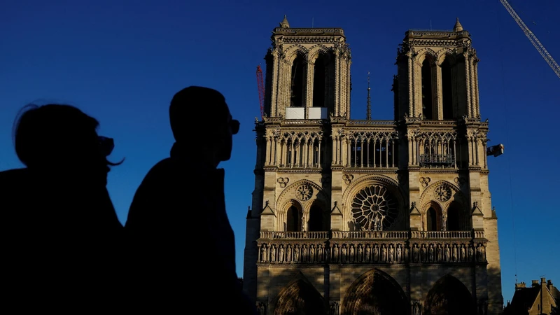 Thời gian tới, du khách có thể phải trả phí để được tham quan Nhà thờ Đức Bà Paris. (Ảnh: Reuters)